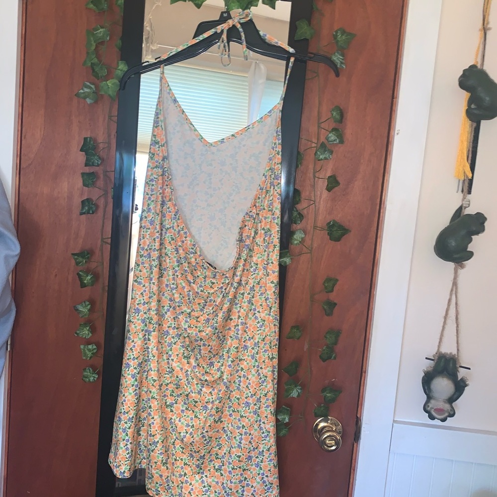 FLORAL BACKLESS DRESS - Picture 4 of 5